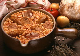 Cassoulet © Marie Capitain - Fotolia.com Typische französische Hauptspeise - Eintopf Cassoulet