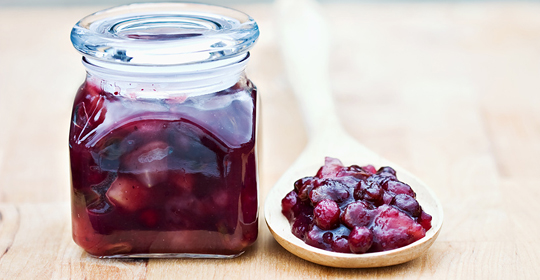 Cranberry relish © Stephanie Frey - Fotolia.com Preiselbeermarmelade im Glas