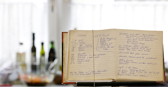 Rezeptbuch © johannesspreter - Fotolia.com Rezeptbuch in Küche