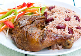 Karibische Küche - Gegrilltes Hühnchen mit Reis und Bohnen